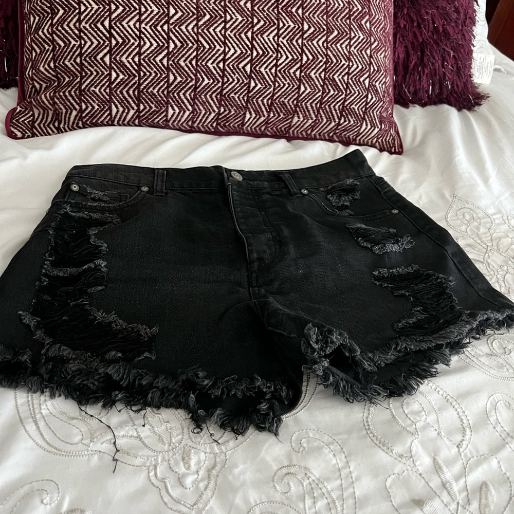 Fashion nova cute womens jean shorts! 🙂